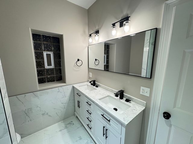 543 E 43rd Street 3W, Chicago, IL 60653