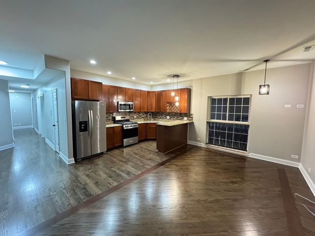 543 E 43rd Street 3W, Chicago, IL 60653