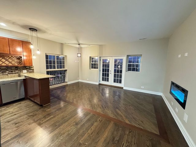 543 E 43rd Street 3W, Chicago, IL 60653