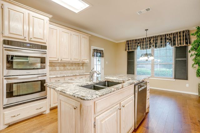 1619 Browning Lane, Cleburne, TX 76033