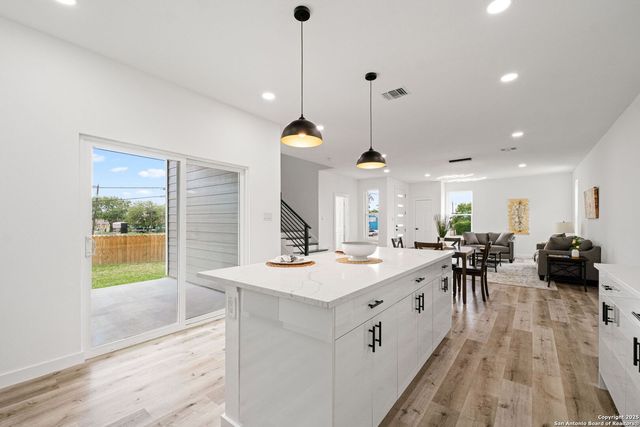 430 Dreiss St Unit #1, San Antonio, TX 78203