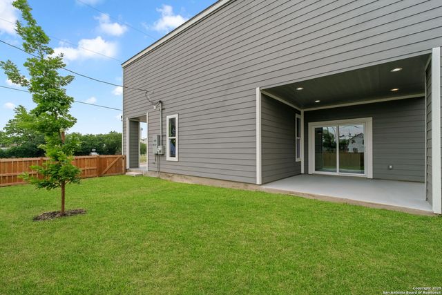 430 Dreiss St Unit #1, San Antonio, TX 78203