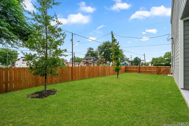 430 Dreiss St Unit #1, San Antonio, TX 78203