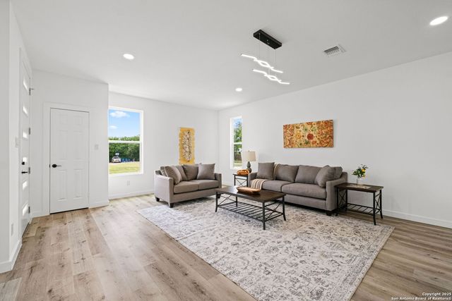 430 Dreiss St Unit #1, San Antonio, TX 78203