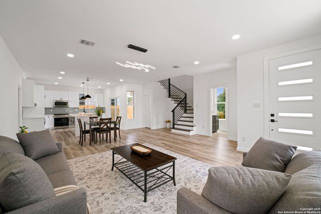 430 Dreiss St Unit #1, San Antonio, TX 78203