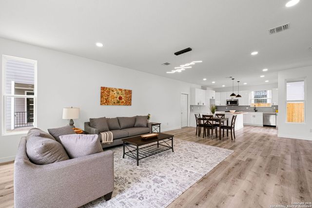 430 Dreiss St Unit #1, San Antonio, TX 78203