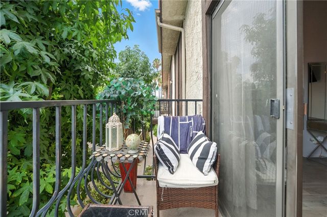 14937 Sherman Way 7, Van Nuys, CA 91405