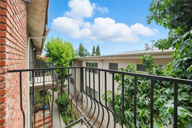 14937 Sherman Way 7, Van Nuys, CA 91405