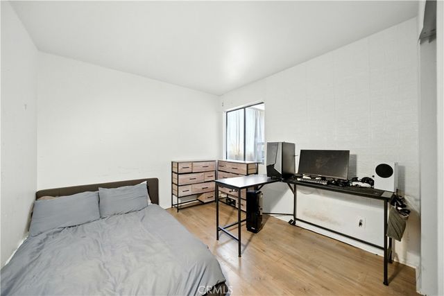 14937 Sherman Way 7, Van Nuys, CA 91405