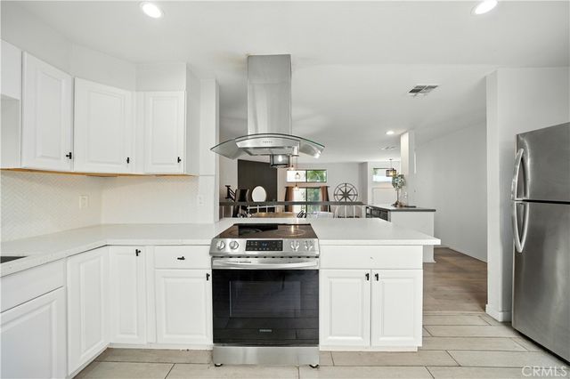 14937 Sherman Way 7, Van Nuys, CA 91405