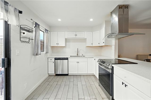 14937 Sherman Way 7, Van Nuys, CA 91405
