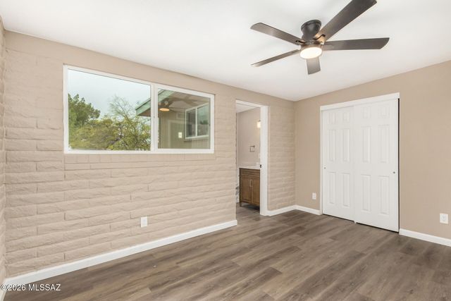 4702 S Apple Tree Avenue, Tucson, AZ 85730