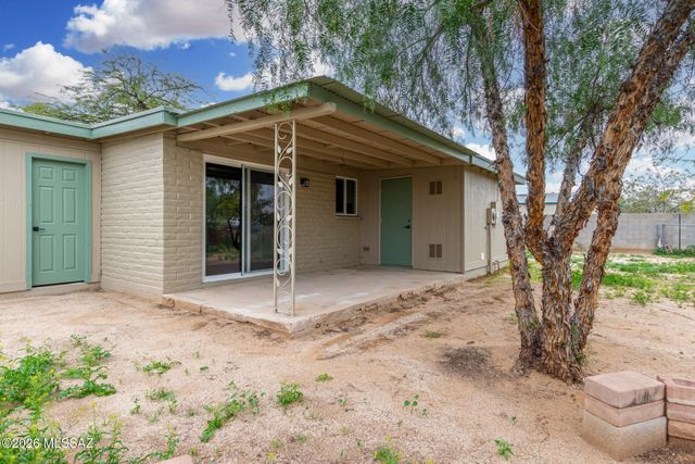 4702 S Apple Tree Avenue, Tucson, AZ 85730