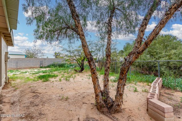 4702 S Apple Tree Avenue, Tucson, AZ 85730