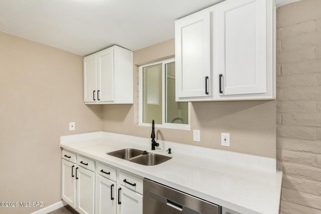 4702 S Apple Tree Avenue, Tucson, AZ 85730