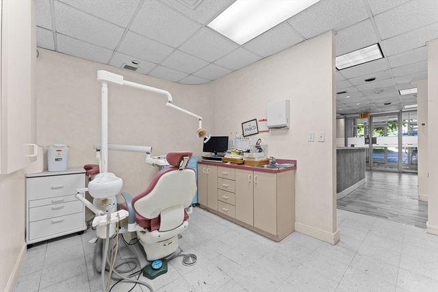 77 Pond Ave NR1, Brookline, MA 02445