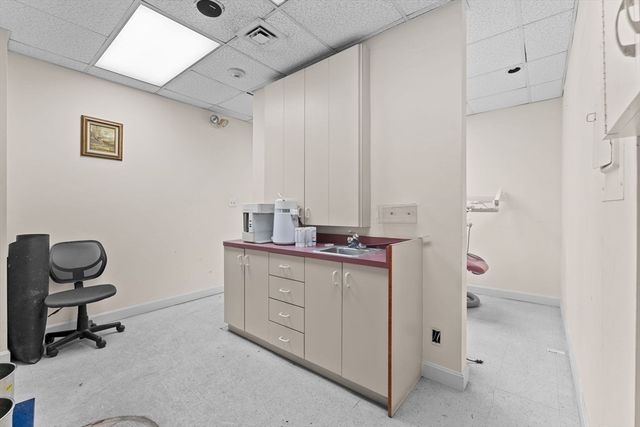 77 Pond Ave NR1, Brookline, MA 02445