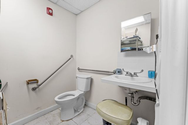 77 Pond Ave NR1, Brookline, MA 02445