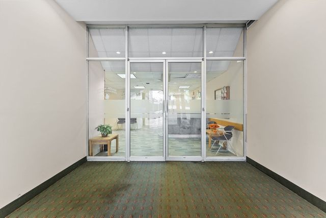 77 Pond Ave NR1, Brookline, MA 02445