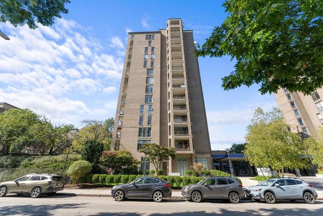 77 Pond Ave NR1, Brookline, MA 02445