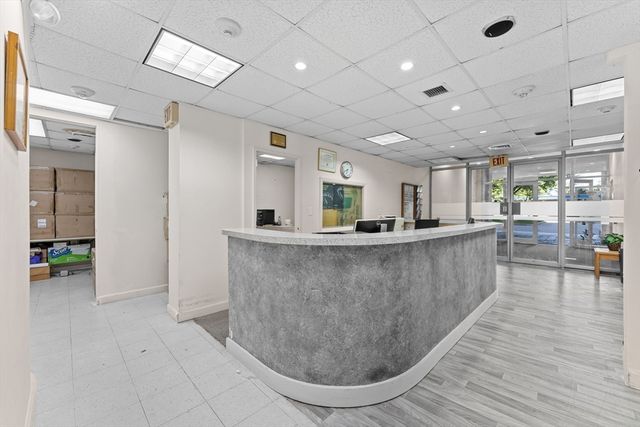 77 Pond Ave NR1, Brookline, MA 02445