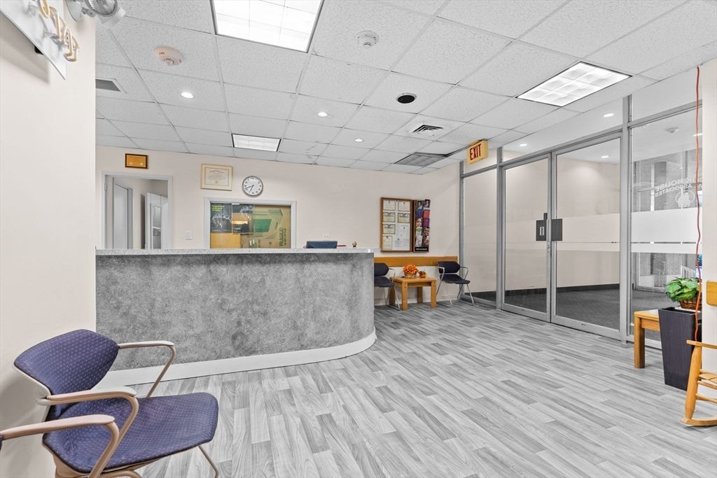 77 Pond Ave NR1, Brookline, MA 02445