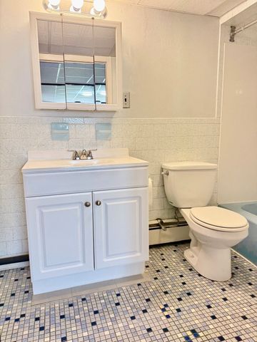 21 West Carpenter B, Attleboro, MA 02703