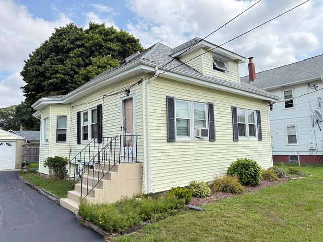 21 West Carpenter B, Attleboro, MA 02703