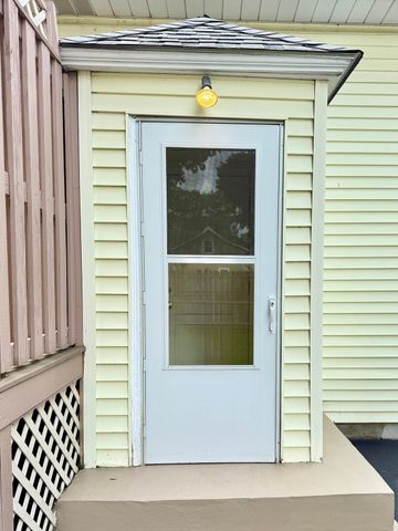 21 West Carpenter B, Attleboro, MA 02703