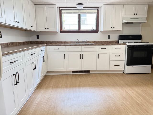 21 West Carpenter B, Attleboro, MA 02703