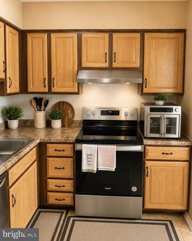 21 CHISWICK DR, Lindenwold, NJ 08021