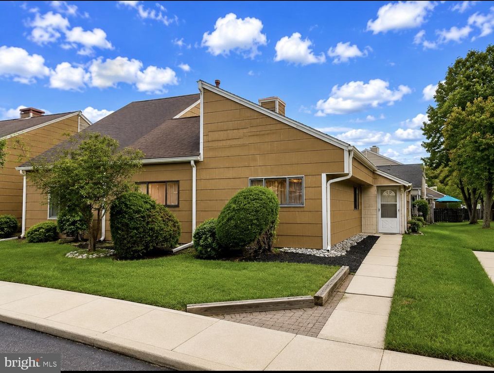 21 CHISWICK DR, Lindenwold, NJ 08021