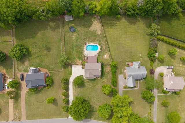 3412 Clegg Dr, Spring Hill, TN 37174