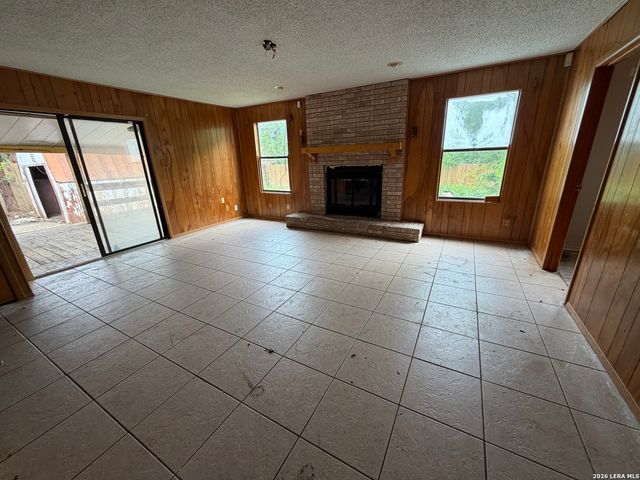 6211 FIR VALLEY DR, San Antonio, TX 78242