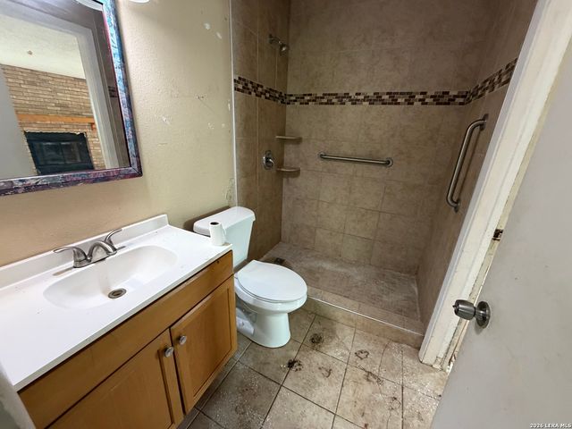 6211 FIR VALLEY DR, San Antonio, TX 78242