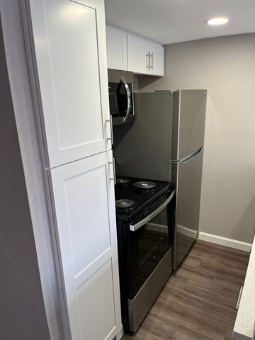 2800 Douglas Avenue 303, Dallas, TX 75219