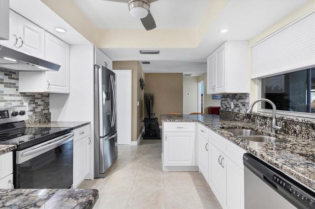 1611 E CYPRESS POINT DRIVE, Venice, FL 34293