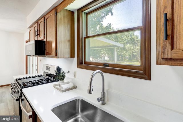 25 FILBERT ST, Hanover, PA 17331