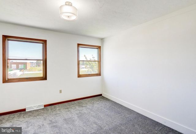 25 FILBERT ST, Hanover, PA 17331