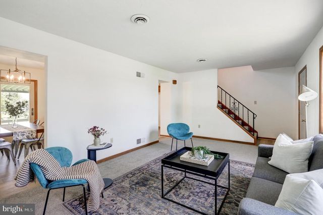 25 FILBERT ST, Hanover, PA 17331