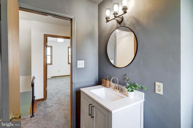 25 FILBERT ST, Hanover, PA 17331