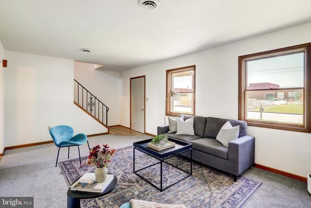 25 FILBERT ST, Hanover, PA 17331