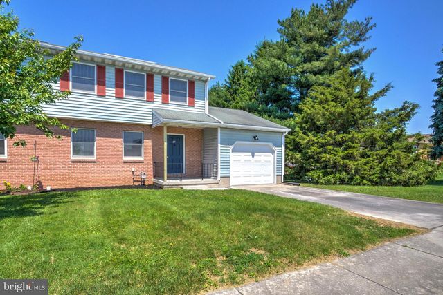 25 FILBERT ST, Hanover, PA 17331