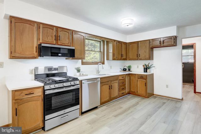 25 FILBERT ST, Hanover, PA 17331