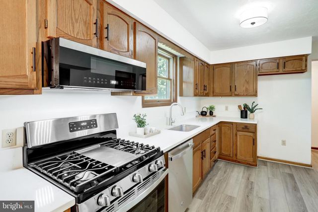 25 FILBERT ST, Hanover, PA 17331
