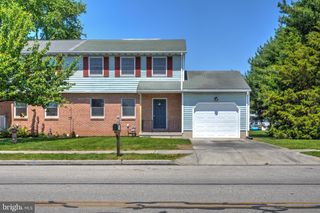 25 FILBERT ST, Hanover, PA 17331