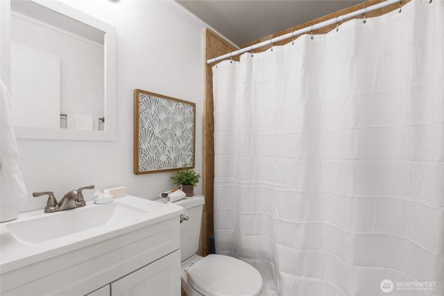 13277 Shoreline Drive SE, Olalla, WA 98359