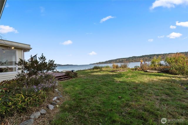 13277 Shoreline Drive SE, Olalla, WA 98359