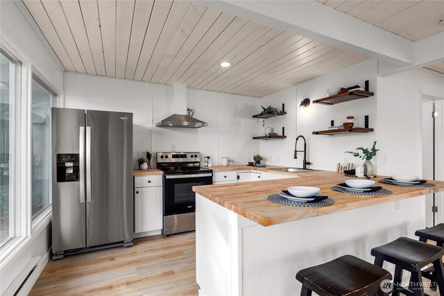 13277 Shoreline Drive SE, Olalla, WA 98359