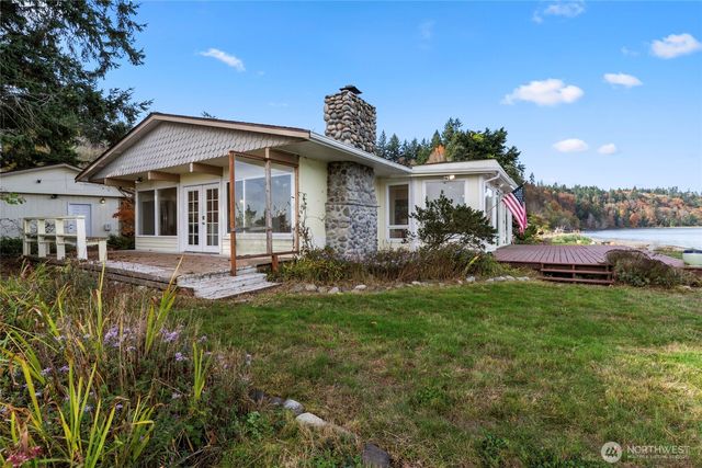 13277 Shoreline Drive SE, Olalla, WA 98359